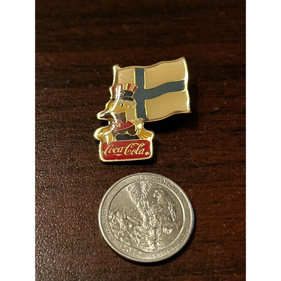 Vintage 1984 Los Angeles Olympics Coca Cola‎ Sam Eagle Finland Flag Lapel Pin - Picture 2 of 3